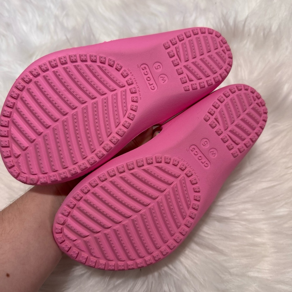 CROCS Womens Pink Slide Sandals in excellent shape - Picture 2 of 2